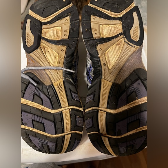 ASICS - Picture 4 of 4